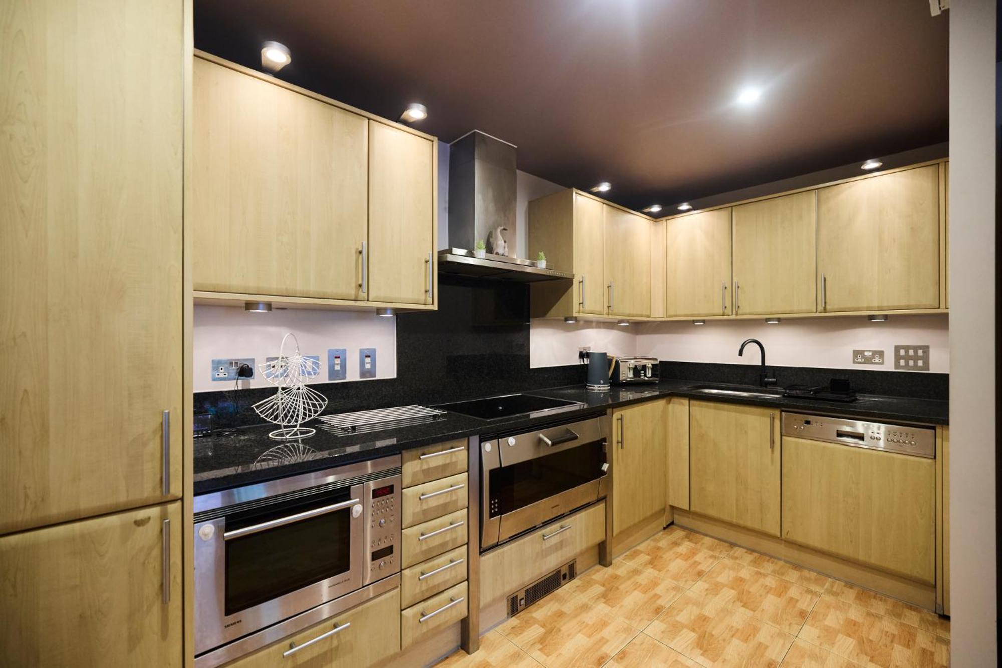 The Vauxhall Hideout - Comfy 2Bdr Flat With Balcony Лондон Екстер'єр фото