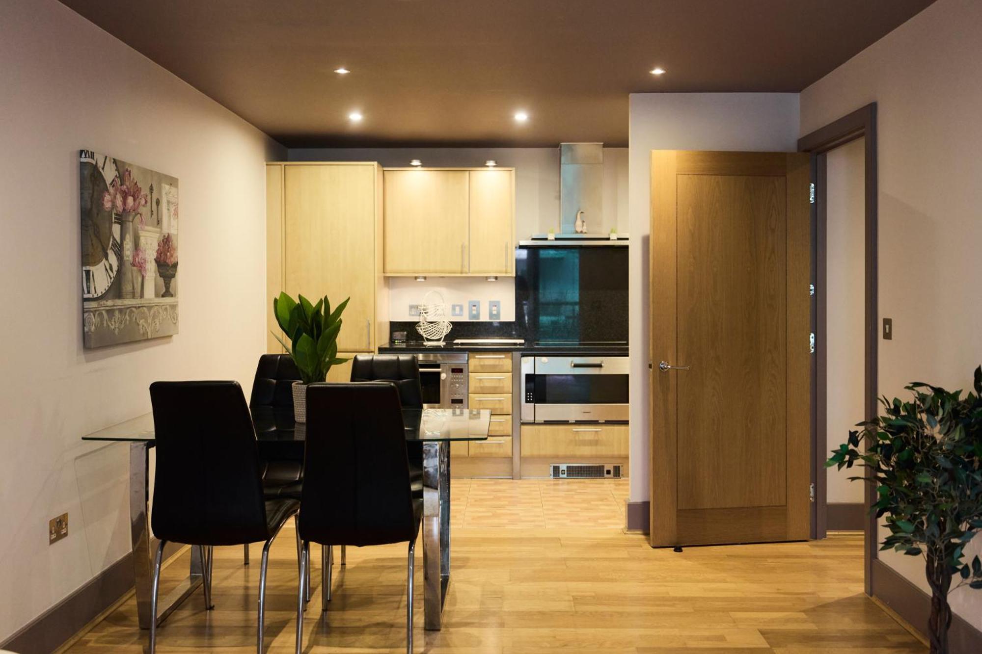 The Vauxhall Hideout - Comfy 2Bdr Flat With Balcony Лондон Екстер'єр фото