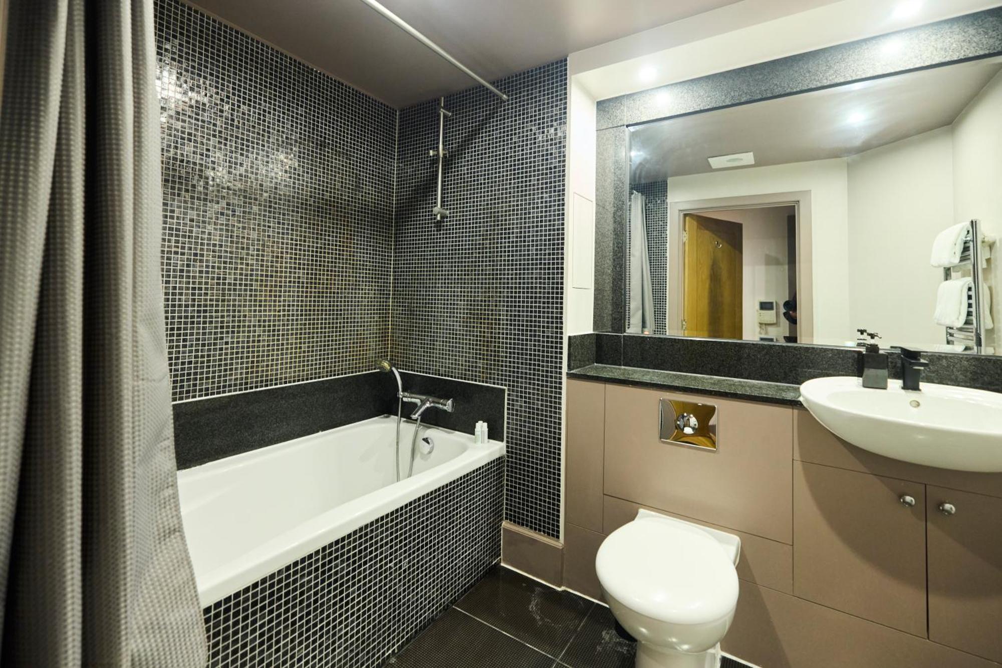 The Vauxhall Hideout - Comfy 2Bdr Flat With Balcony Лондон Екстер'єр фото