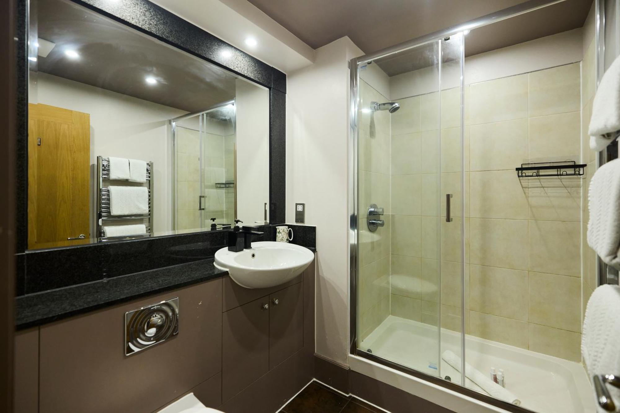 The Vauxhall Hideout - Comfy 2Bdr Flat With Balcony Лондон Екстер'єр фото