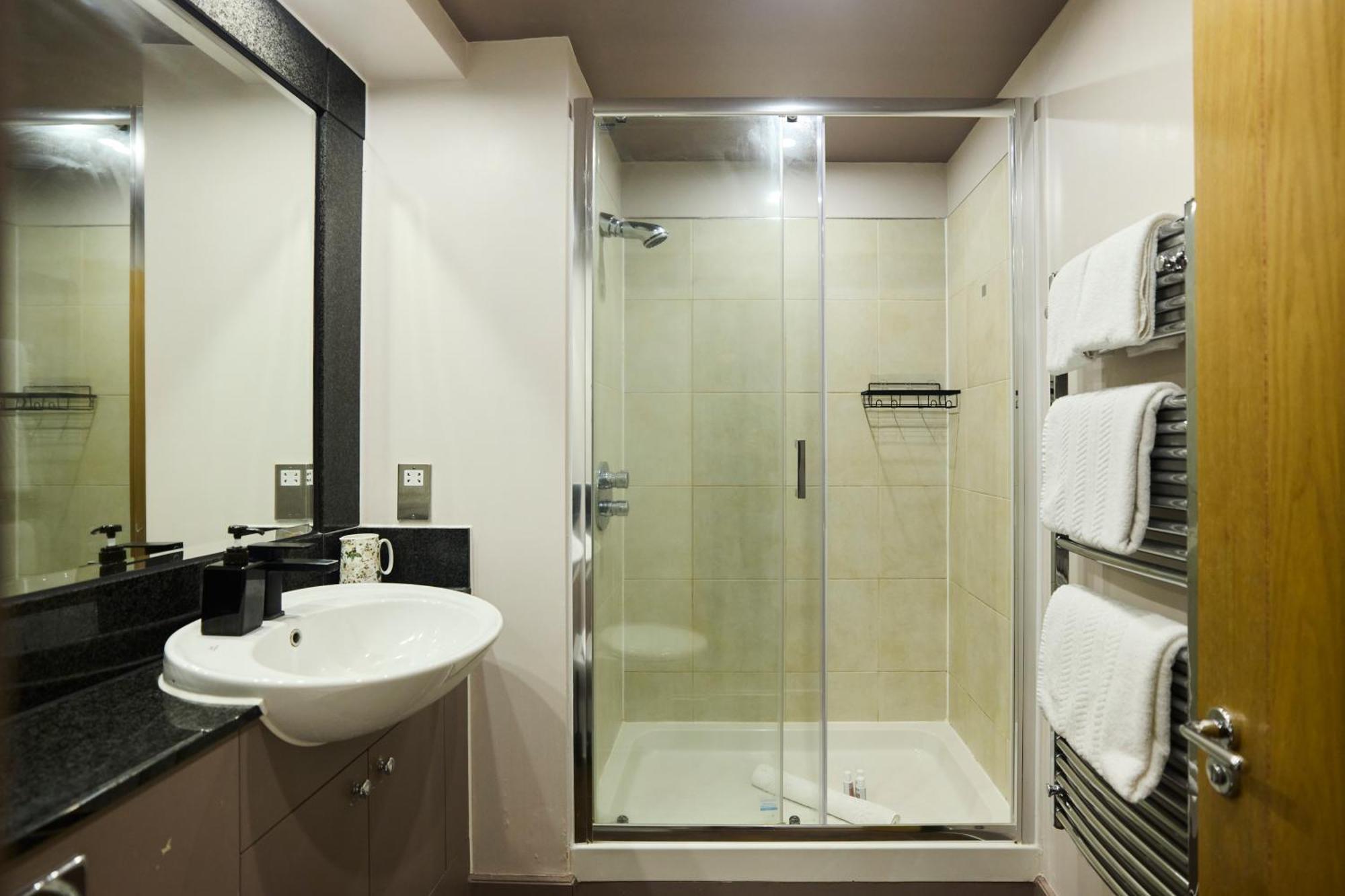 The Vauxhall Hideout - Comfy 2Bdr Flat With Balcony Лондон Екстер'єр фото