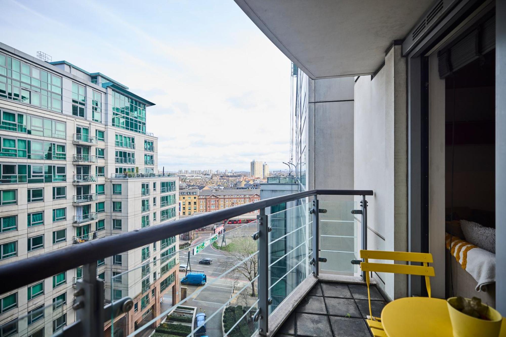 The Vauxhall Hideout - Comfy 2Bdr Flat With Balcony Лондон Екстер'єр фото