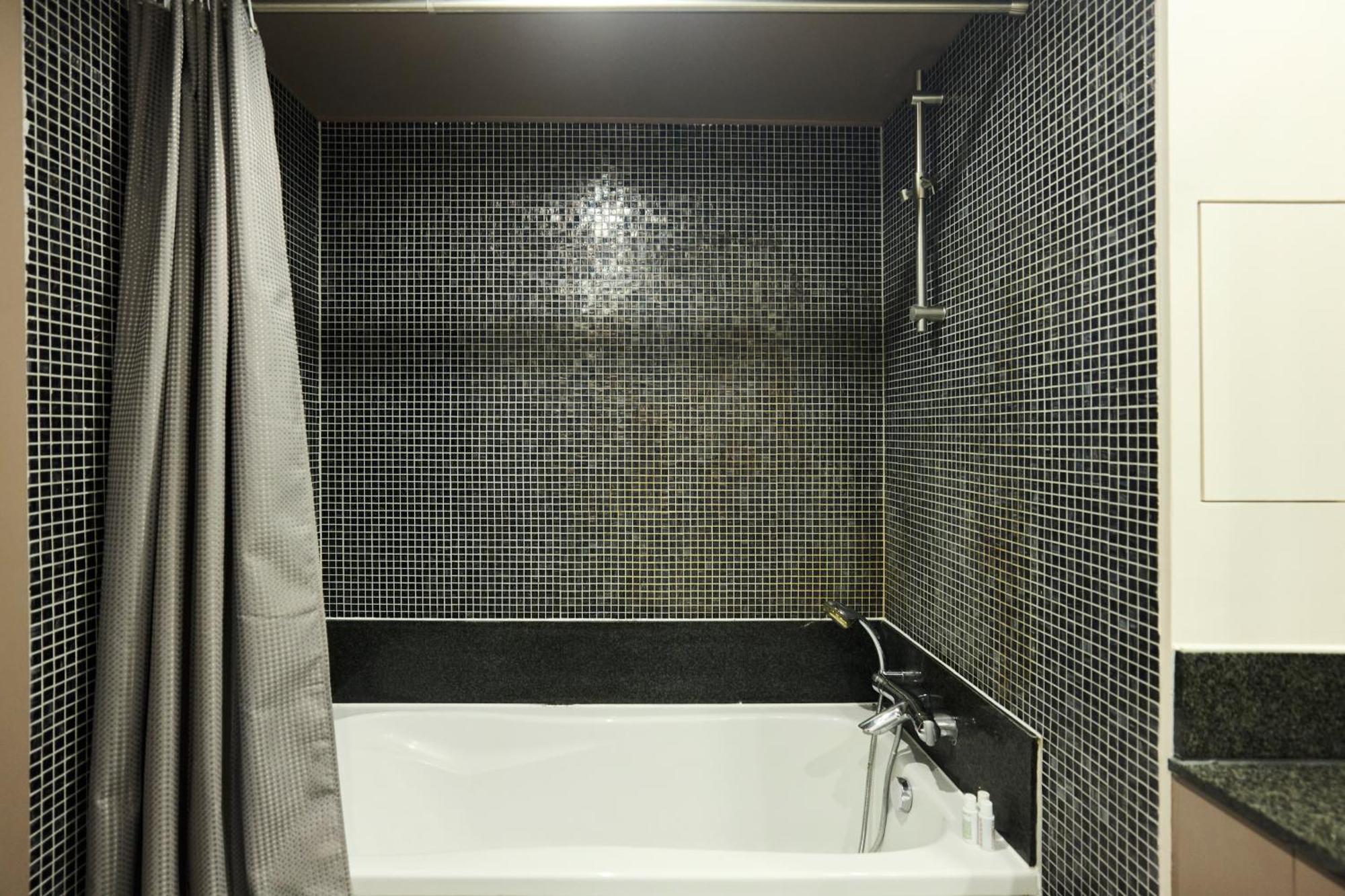 The Vauxhall Hideout - Comfy 2Bdr Flat With Balcony Лондон Екстер'єр фото